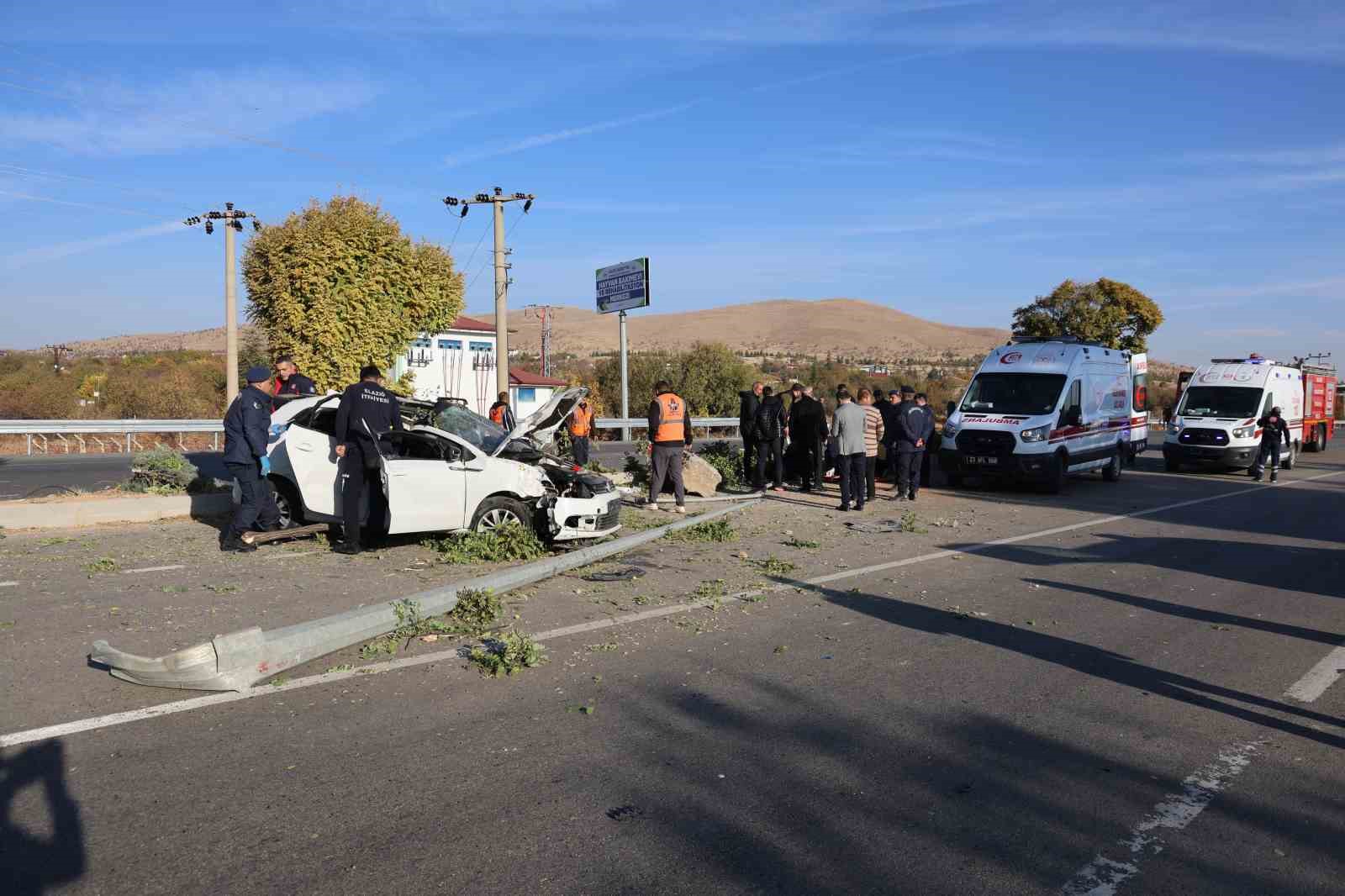 elazigda feci kaza 2i agir 6 yarali 2 LNUeIjn6