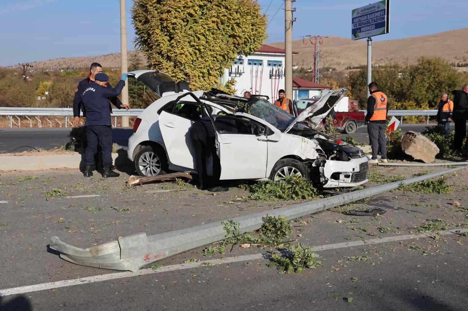 elazigda feci kaza 2i agir 6 yarali 3 u96rT4bL