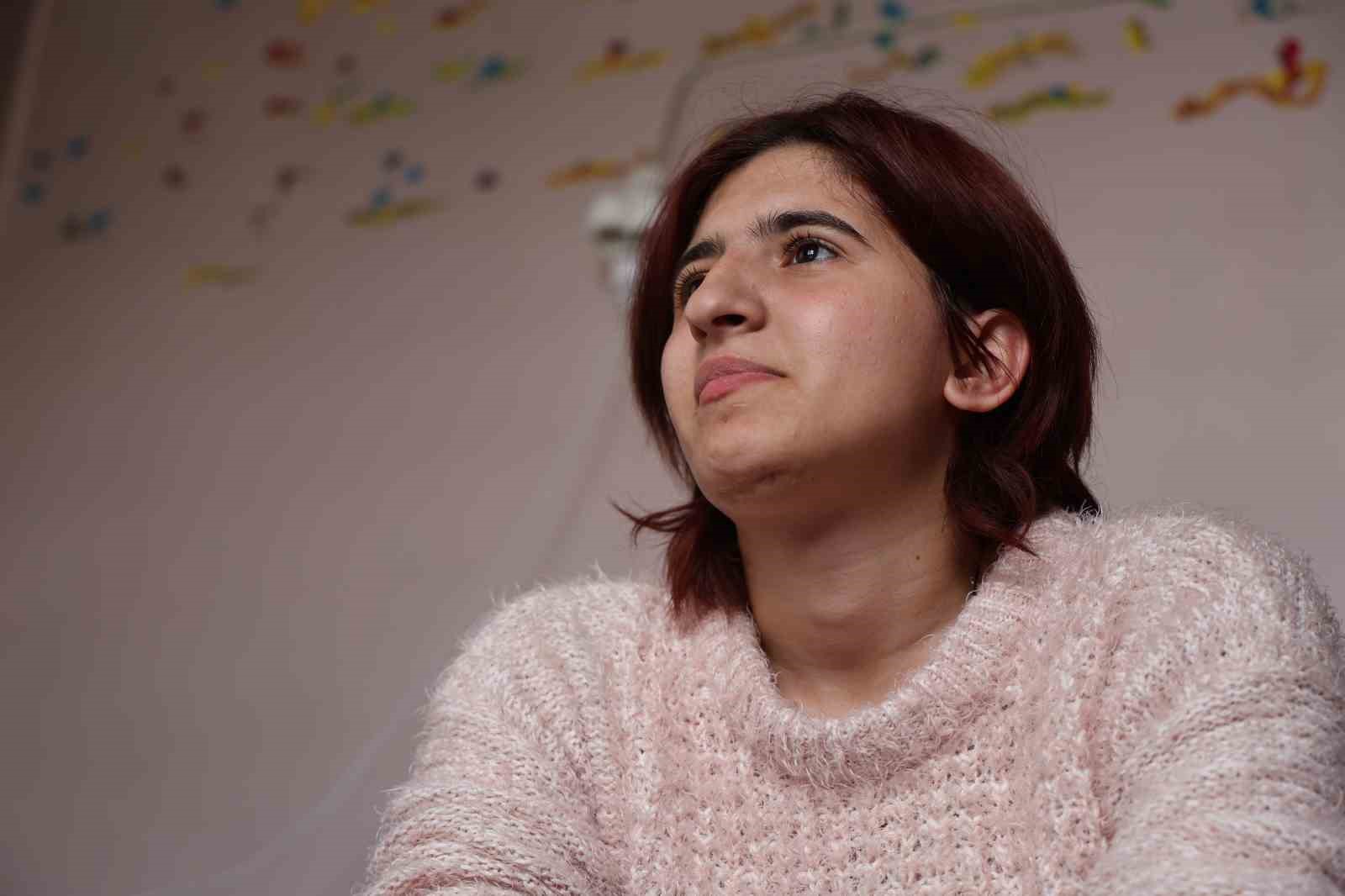 elazigda genc kadin turkiyede yetiskin duzeyinde kayitlara gecen tek hastalikla mucadele ediyor 1