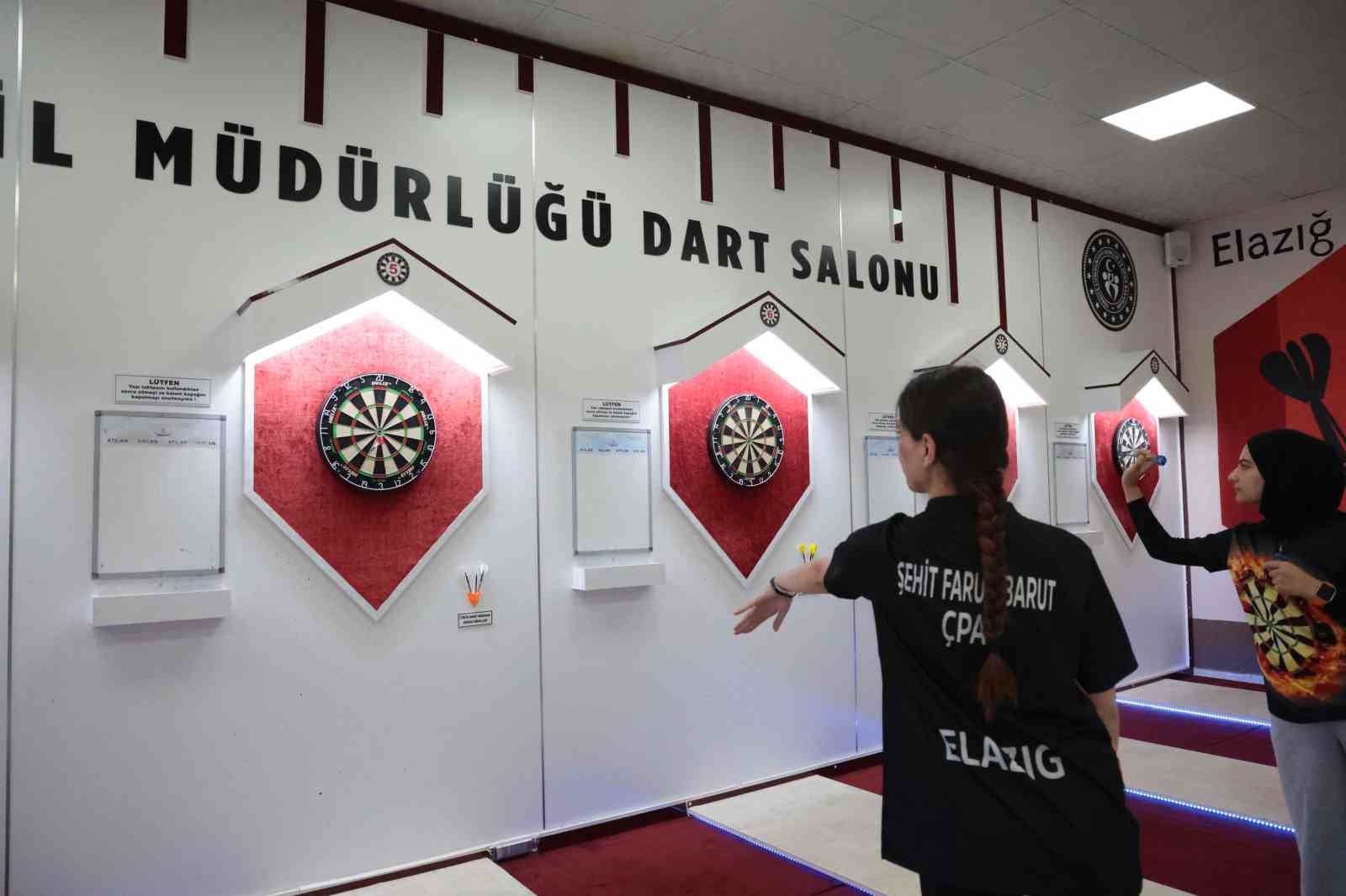 elazigda genc kizlarin dart sporuna ilgisi artiyor 3 auzy6nyD