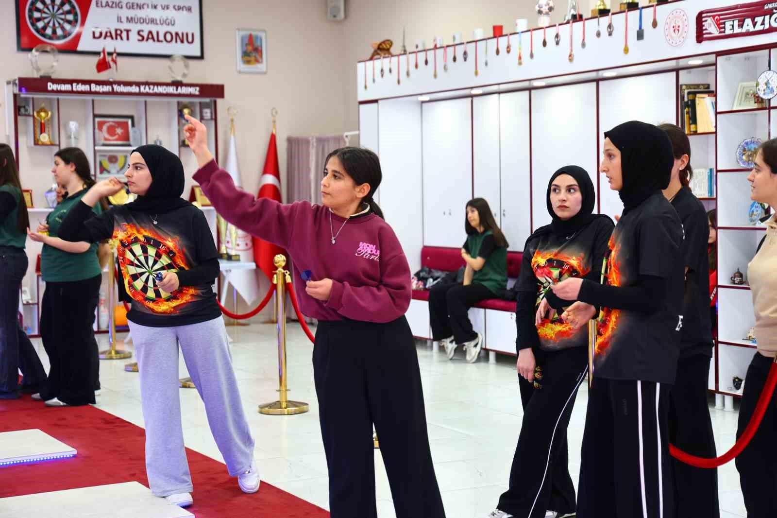 elazigda genc kizlarin dart sporuna ilgisi artiyor 6 aXUmQN6U
