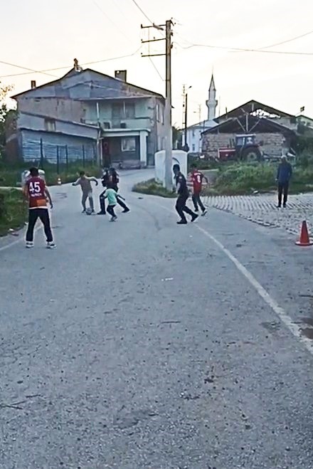 elazigda gonulleri isitan mac jandarma ve cocuklar ayni sahada bulustu 1 zpuu4NEv