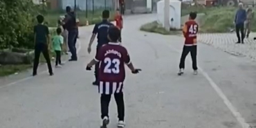 elazigda-gonulleri-isitan-mac-jandarma-ve-cocuklar-ayni-sahada-bulustu-zPRaGQVZ.jpg