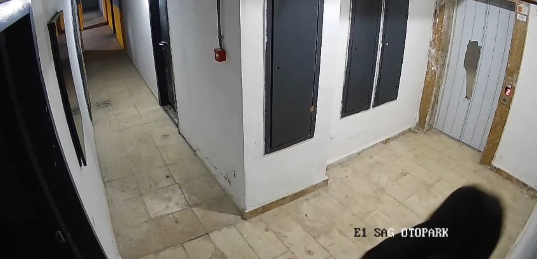 Elazığ’da güvenlik kameralarına zarar veren şahıs kameraya yakalandı 4 elazigda guvenlik kameralarina zarar veren sahis kameraya yakalandi 0 dqe7UBdp