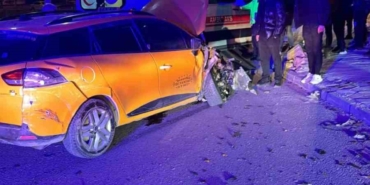 elazigda-hafif-ticari-aracla-taksi-carpisti-4-yarali-APTeDT8f.jpg