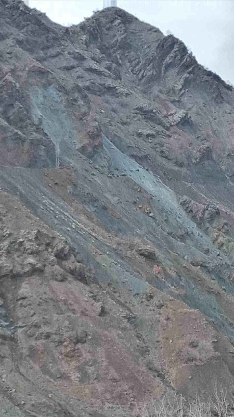 elazigda heyelan yolu kapadi 2 TfQPduhZ