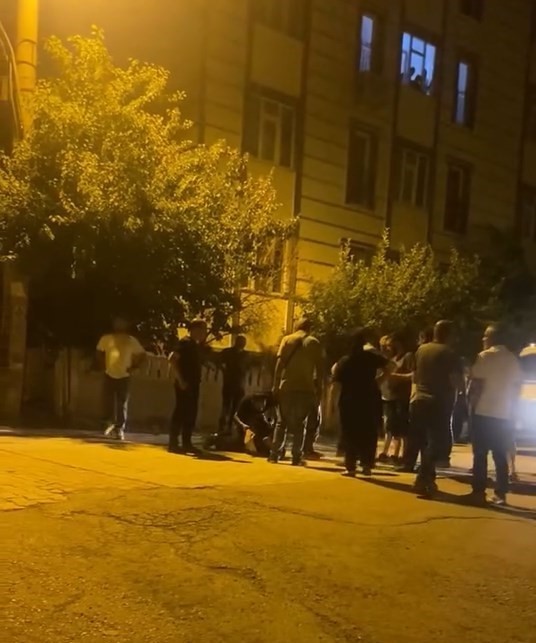 Elazığ’da husumetli aileler arasında silahlı kavga: 2 yaralı 4 elazigda husumetli aileler arasinda silahli kavga 2 yarali 0 MnaaJMEt