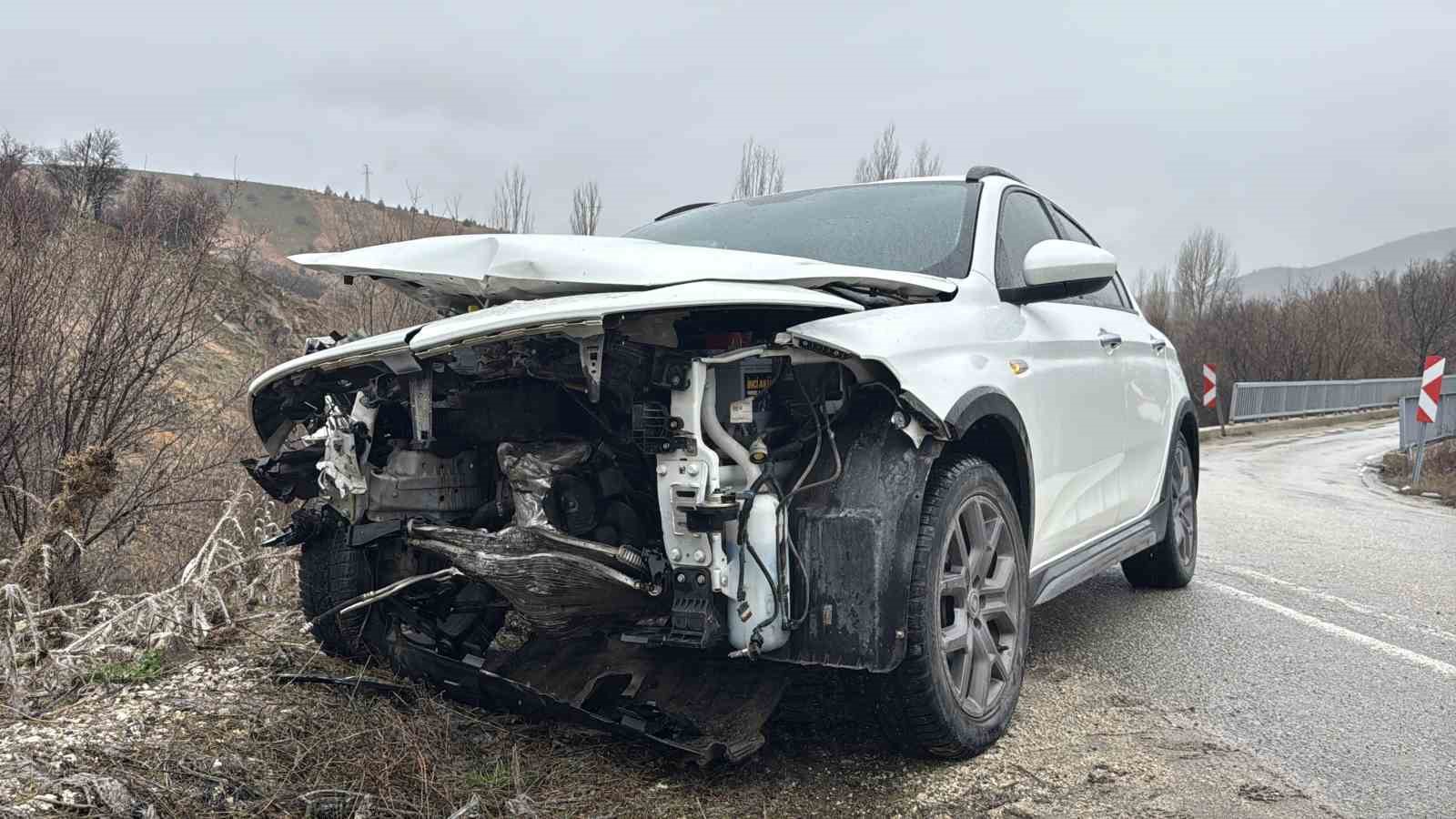 elazigda iki otomobil carpisti 9 yarali 3 yTVBIEtO
