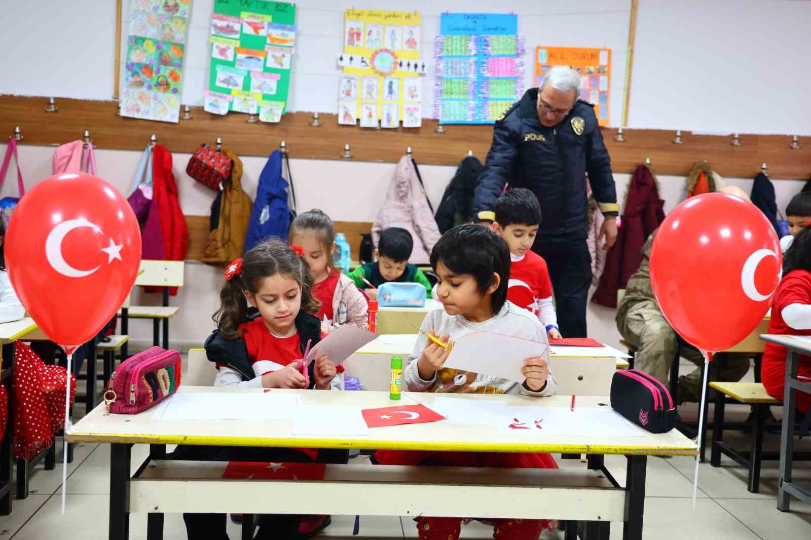elazigda ikinci donemin ilk ders zili bayrak sevgisi ile caldi 10 Q15kRMXX