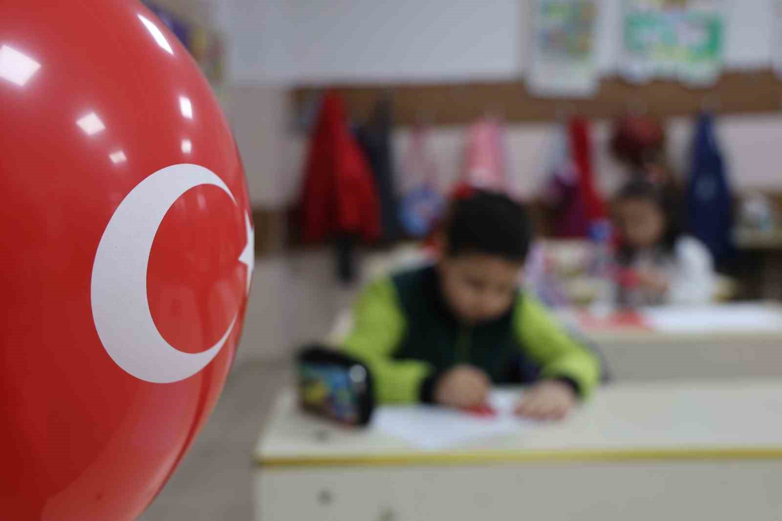 elazigda ikinci donemin ilk ders zili bayrak sevgisi ile caldi 2 gLzk2QR2