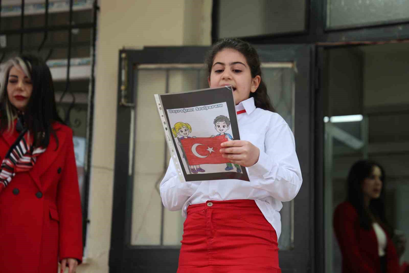 elazigda ikinci donemin ilk ders zili bayrak sevgisi ile caldi 4 S3pB8bSE