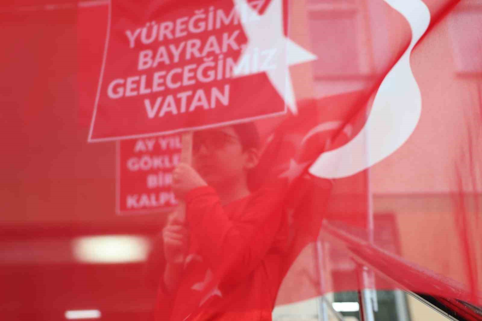 elazigda ikinci donemin ilk ders zili bayrak sevgisi ile caldi 5 pdLjAnX1