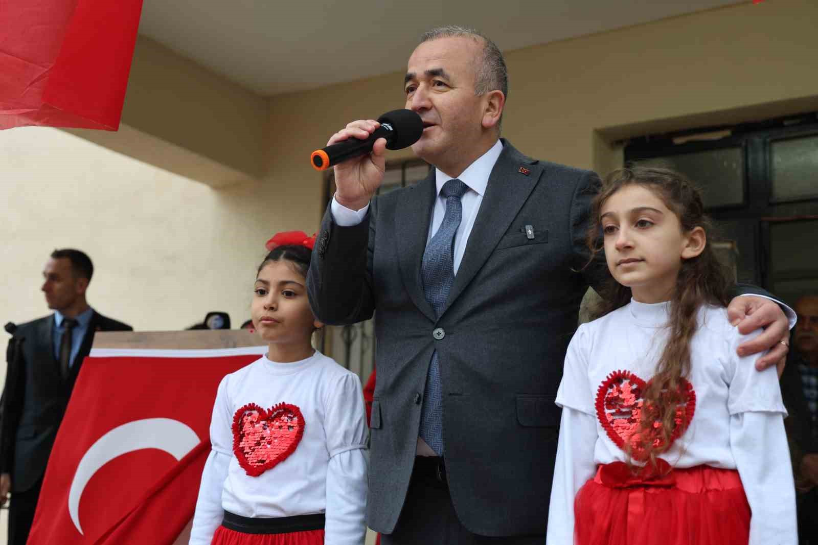 elazigda ikinci donemin ilk ders zili bayrak sevgisi ile caldi 8 a3Ou7jeZ