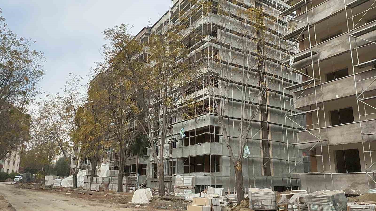 elazigda insaattan dusen isci agir yaralandi 0 76ZEO5B5