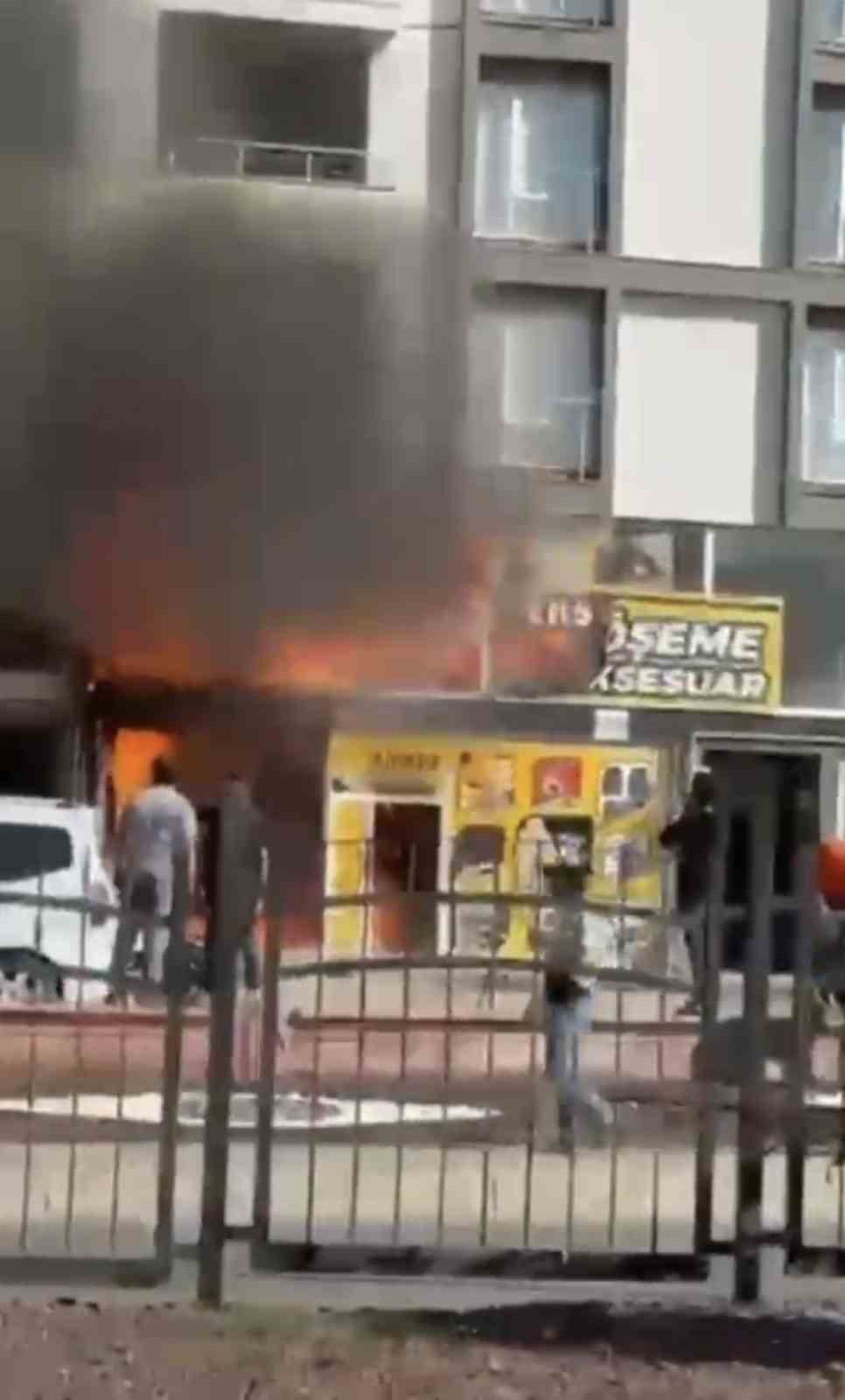 elazigda is yeri alevlere teslim oldu 2 kLPe2KyE