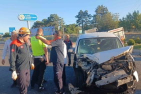 elazigda-kamyon-ile-hafif-ticari-arac-carpisti-1-yarali-D5Ljq9C3.jpg