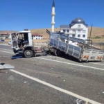 elazigda-kamyonlar-carpisti-1-yarali-DqzkiszY.jpg