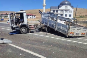 elazigda-kamyonlar-carpisti-1-yarali-DqzkiszY.jpg