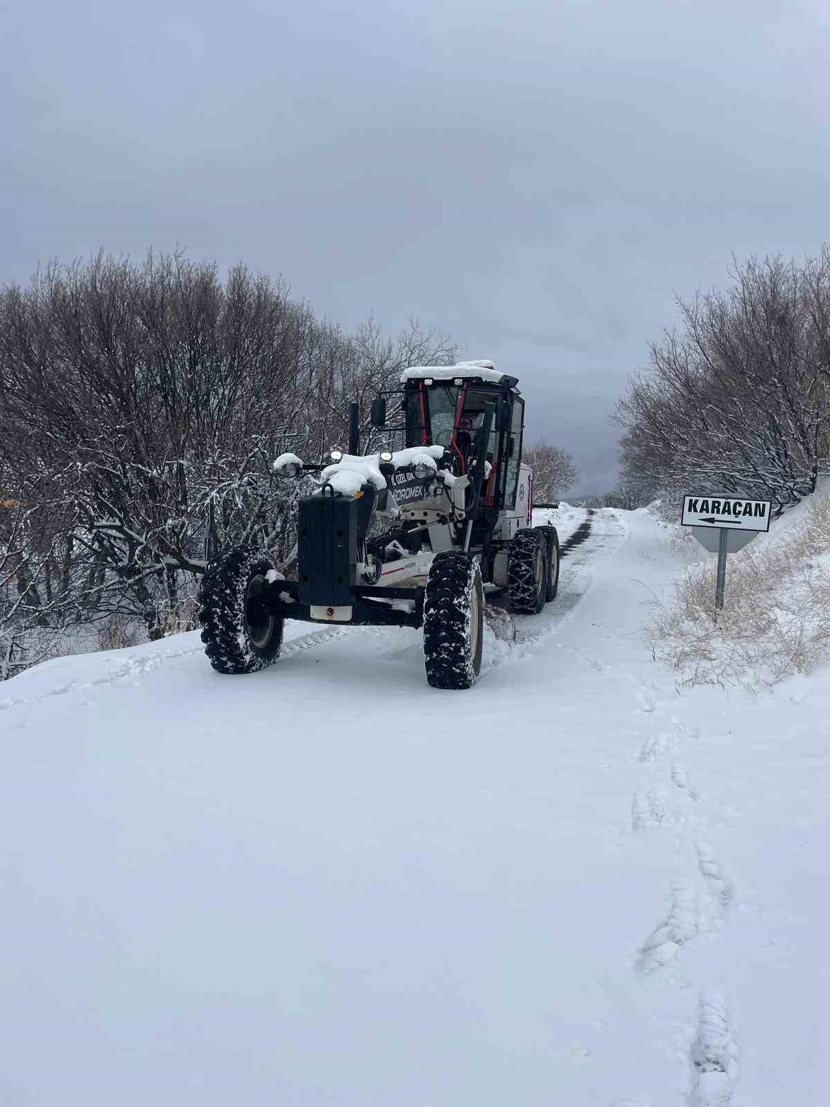 Elazığ’da kapalı köy yolu 103 oldu, ekipler çalışmalarını sürdürüyor 4 elazigda kapali koy yolu 103 oldu ekipler calismalarini surduruyor 0 qB2TuDd6