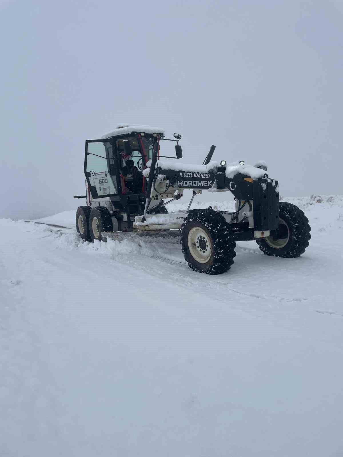 Elazığ’da kapalı köy yolu 103 oldu, ekipler çalışmalarını sürdürüyor 5 elazigda kapali koy yolu 103 oldu ekipler calismalarini surduruyor 1 MeszQscI