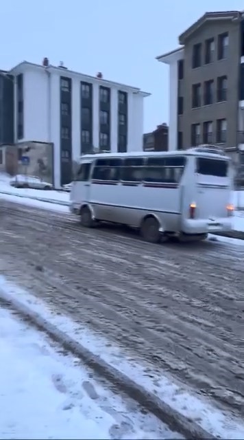 elazigda karda kayan araclar kameraya yansidi 2 NPFCPTtp