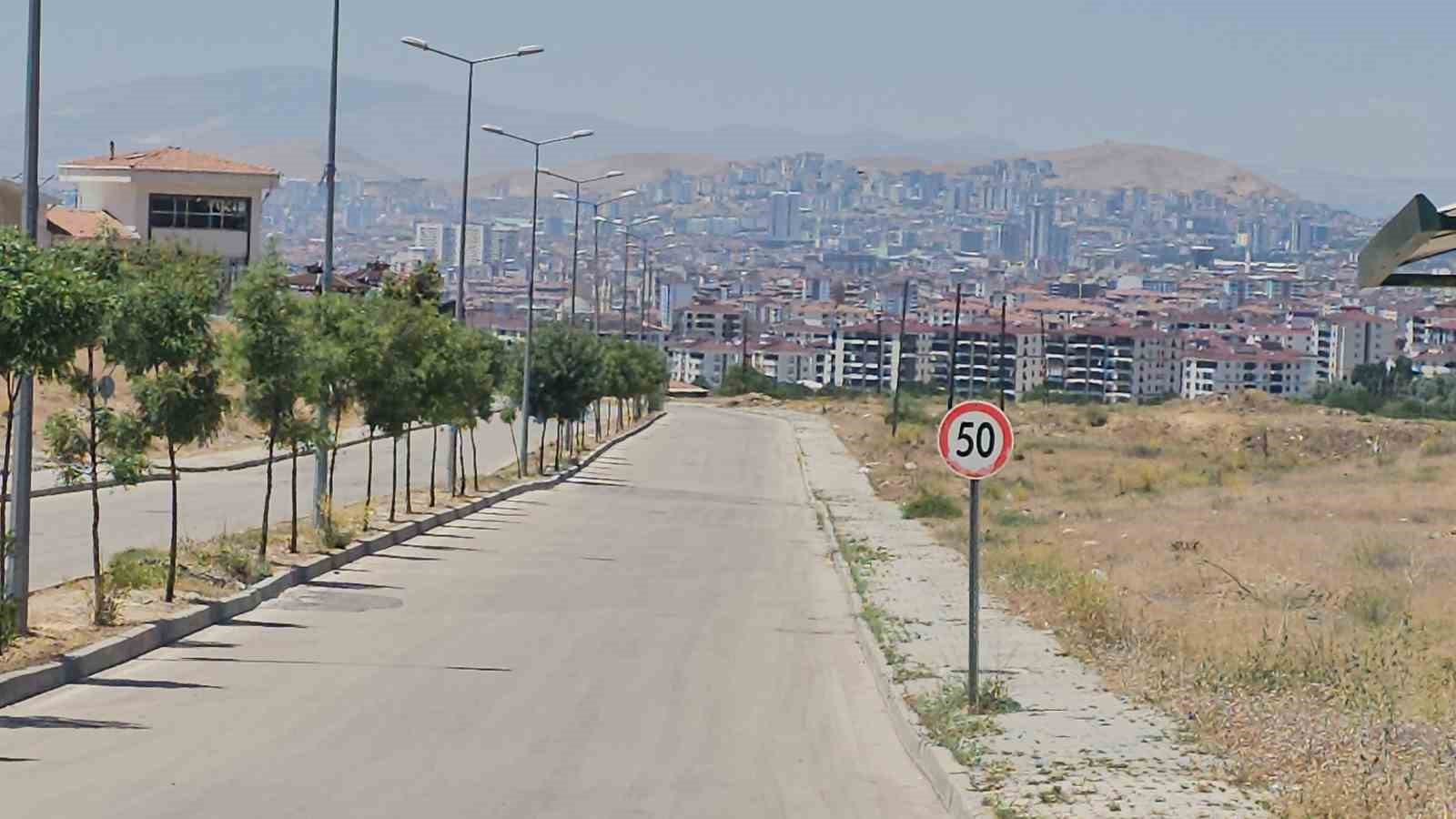 elazigda kavurucu sicaklar yollari bosaltti 1 3NNrOHIh