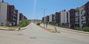 elazigda-kavurucu-sicaklar-yollari-bosaltti-sKBKPXMc.jpg