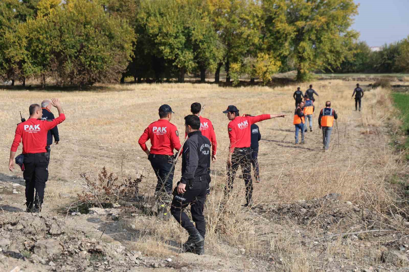 elazigda kaybolan cocuk icin ekipler seferber oldu calismalar suruyor 0 HANNMkYm