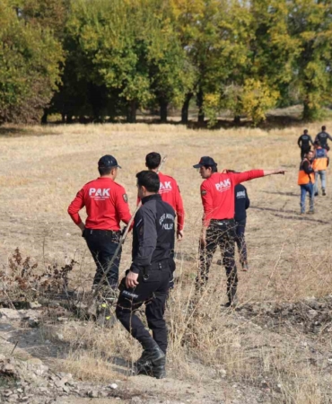 elazigda-kaybolan-cocuk-icin-ekipler-seferber-oldu-calismalar-suruyor-xxaYlw5e.jpg