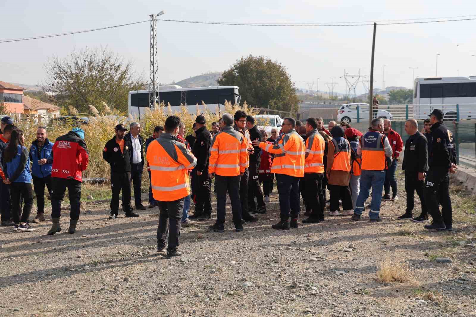 elazigda kayip cocugu 250 kisilik ekip ariyor 3 qbDdNCYn