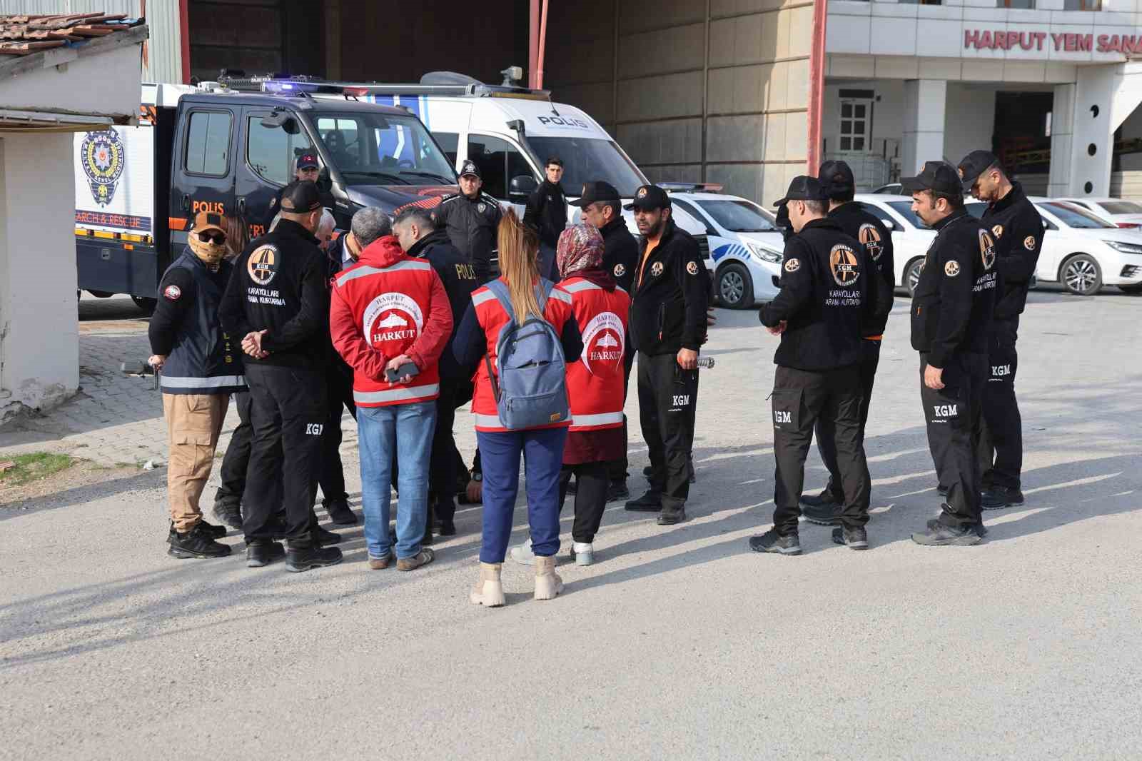 elazigda kayip cocugu 250 kisilik ekip ariyor 4 gEkXalf8
