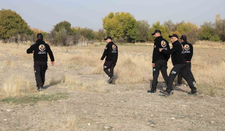 elazigda-kayip-cocugu-250-kisilik-ekip-ariyor-Ys2pqrXV.jpg