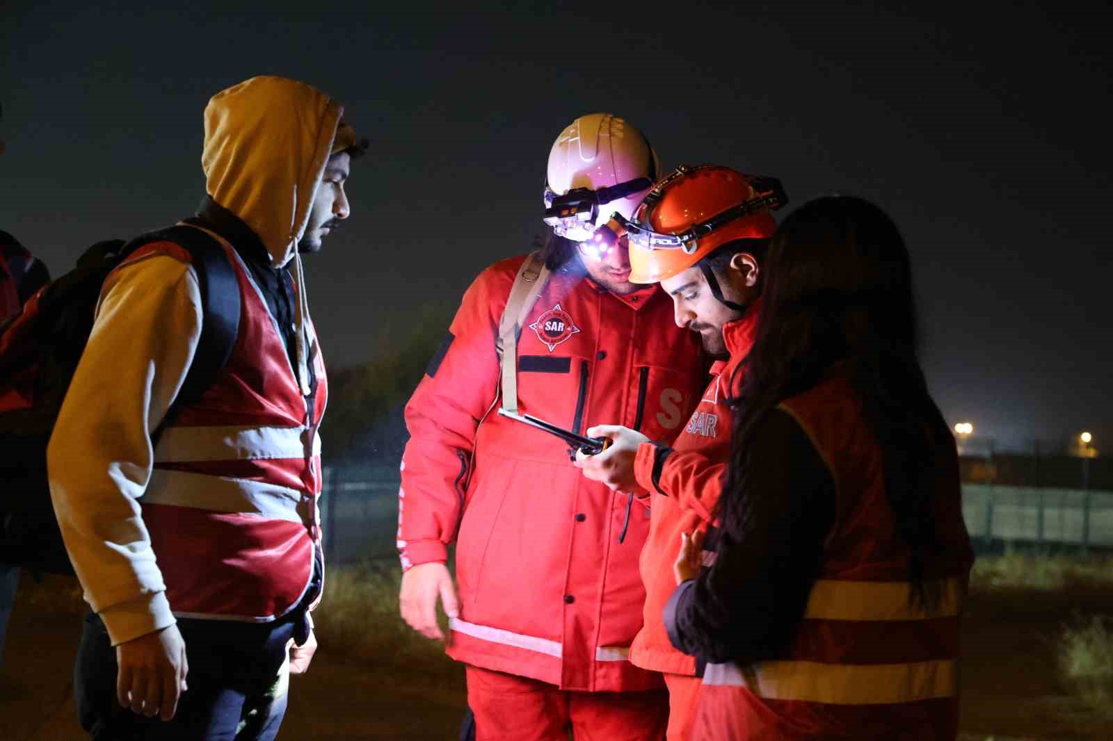elazigda kayip otizmli cocugu arama calismalari 72 saatte de gece boyunca suruyor 4 A82a9pXJ