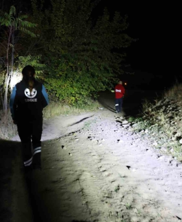 elazigda-kayip-otizmli-cocugu-arama-calismalari-72-saatte-de-gece-boyunca-suruyor-GTI72pHs.jpg