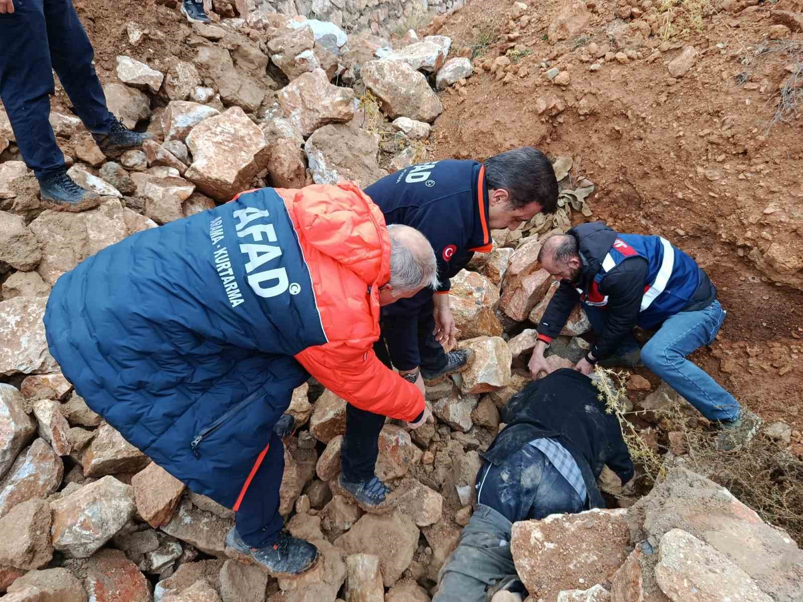 elazigda kayip yasli adam yarali halde bulundu 4 GMDRtRTC