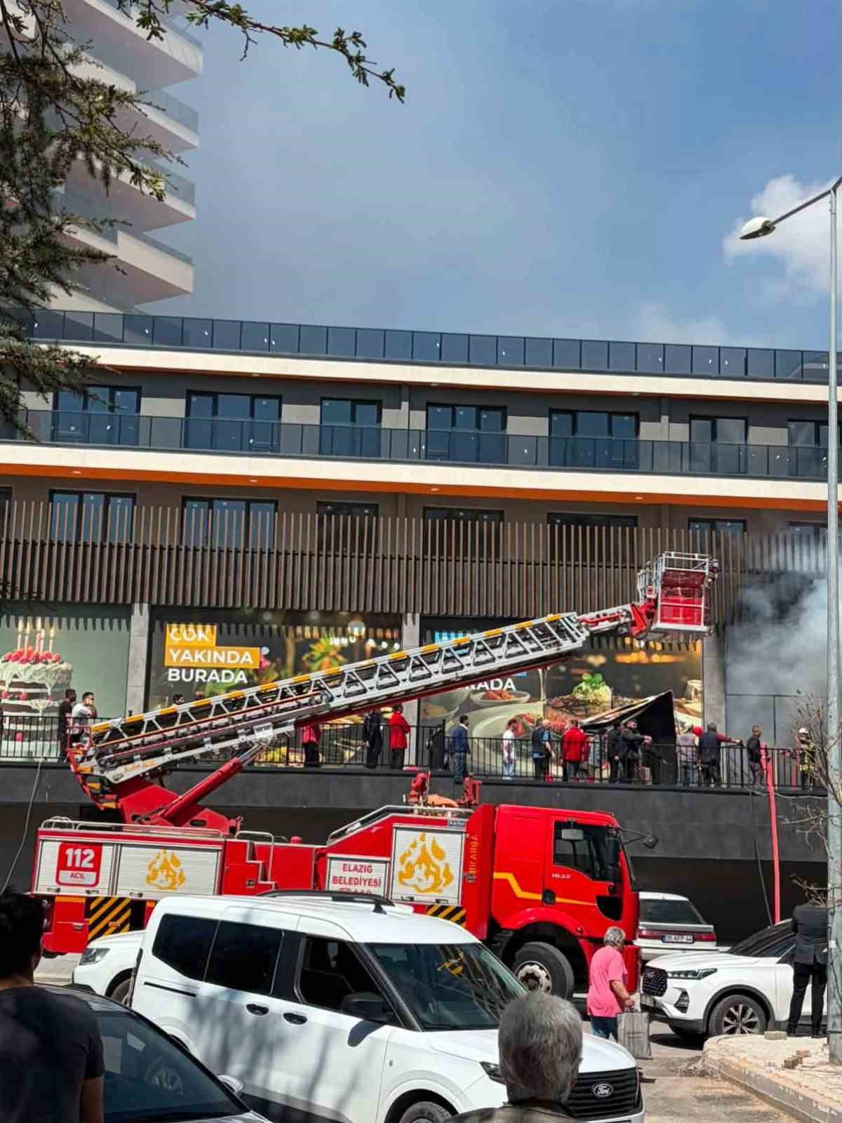 Elazığ’da korkutan yangın, ekiplerin müdahalesi ile söndürüldü 8 elazigda korkutan yangin ekiplerin mudahalesi ile sonduruldu 4 j48feVt2