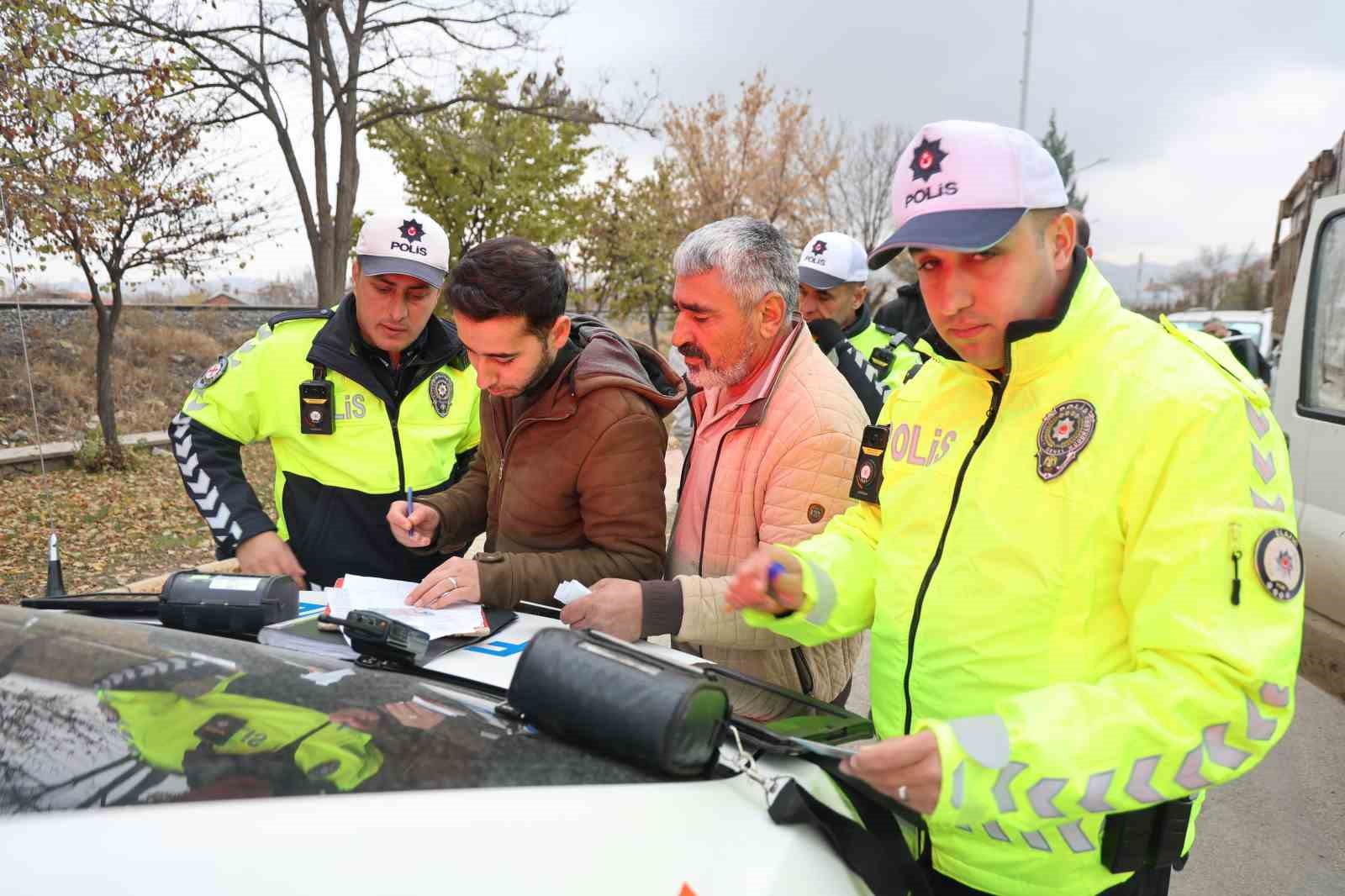 elazigda kurallara uymayan suruculer dronla tespit edildi 1 zQ8npkQi