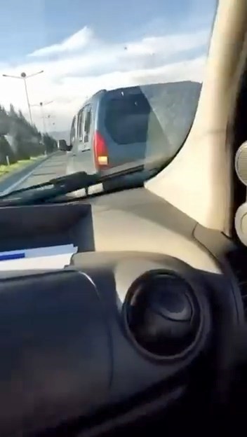 elazigda makas atan arac kameraya yansidi 1 Su92HO7G