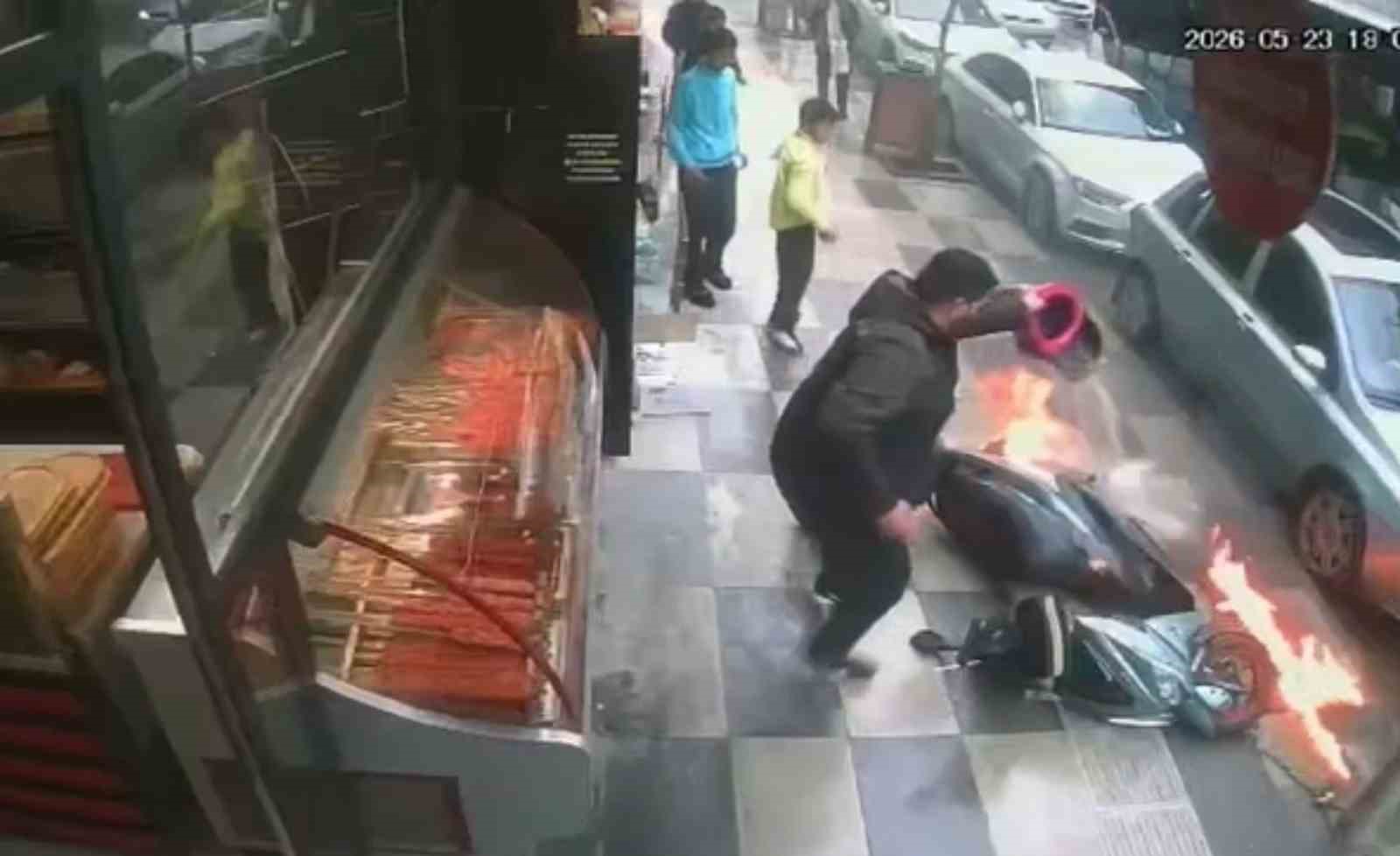 elazigda marsa bastigi anda motoru alev aldi o anlar kamerada 1 ifbeUg1h
