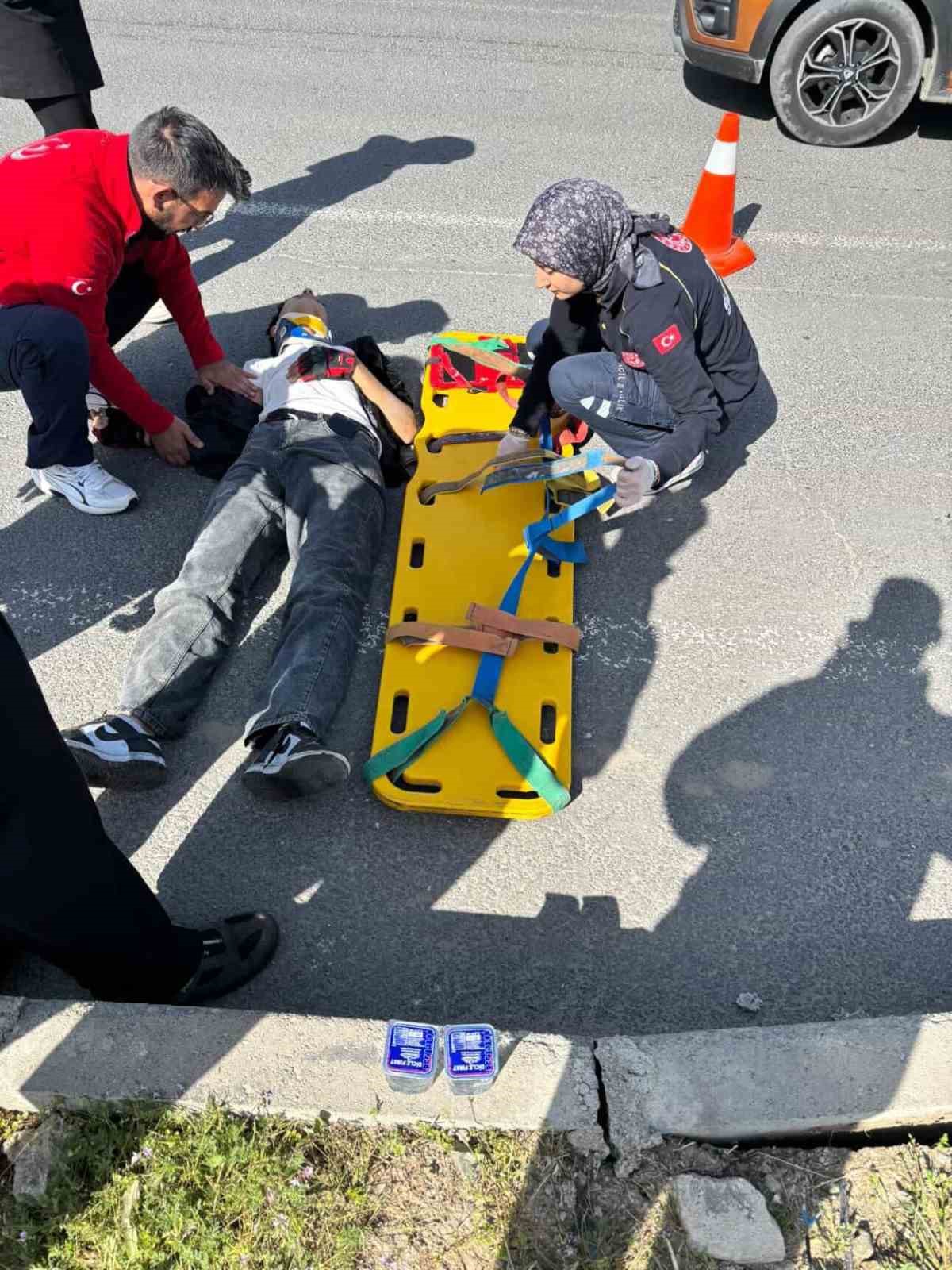 elazigda motosiklet ile minibus carpisti 1 yarali 1 6vqFc5ha