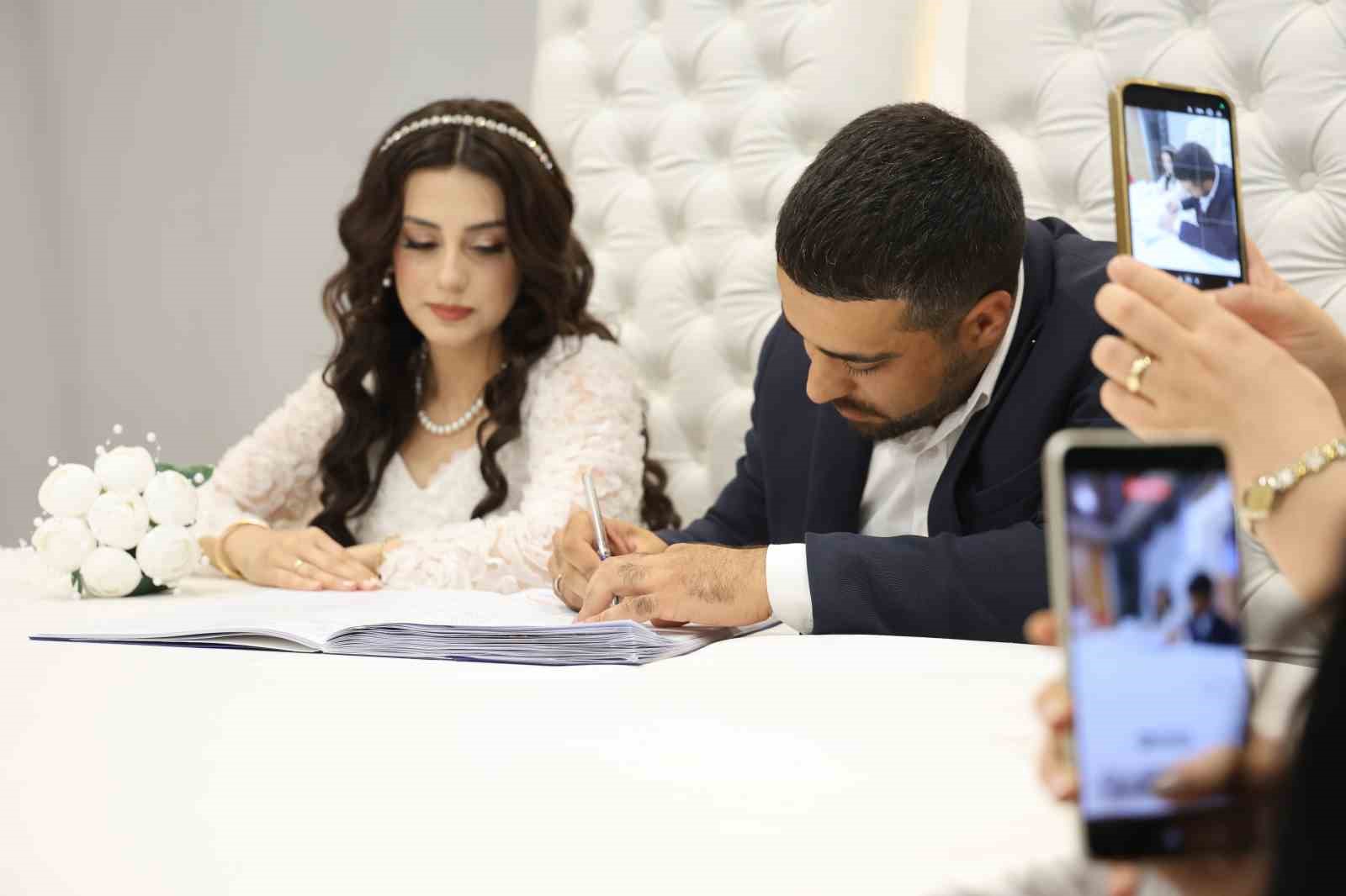 elazigda nikah salonlarinda 26062026 yogunlugu 0 thelXpFR