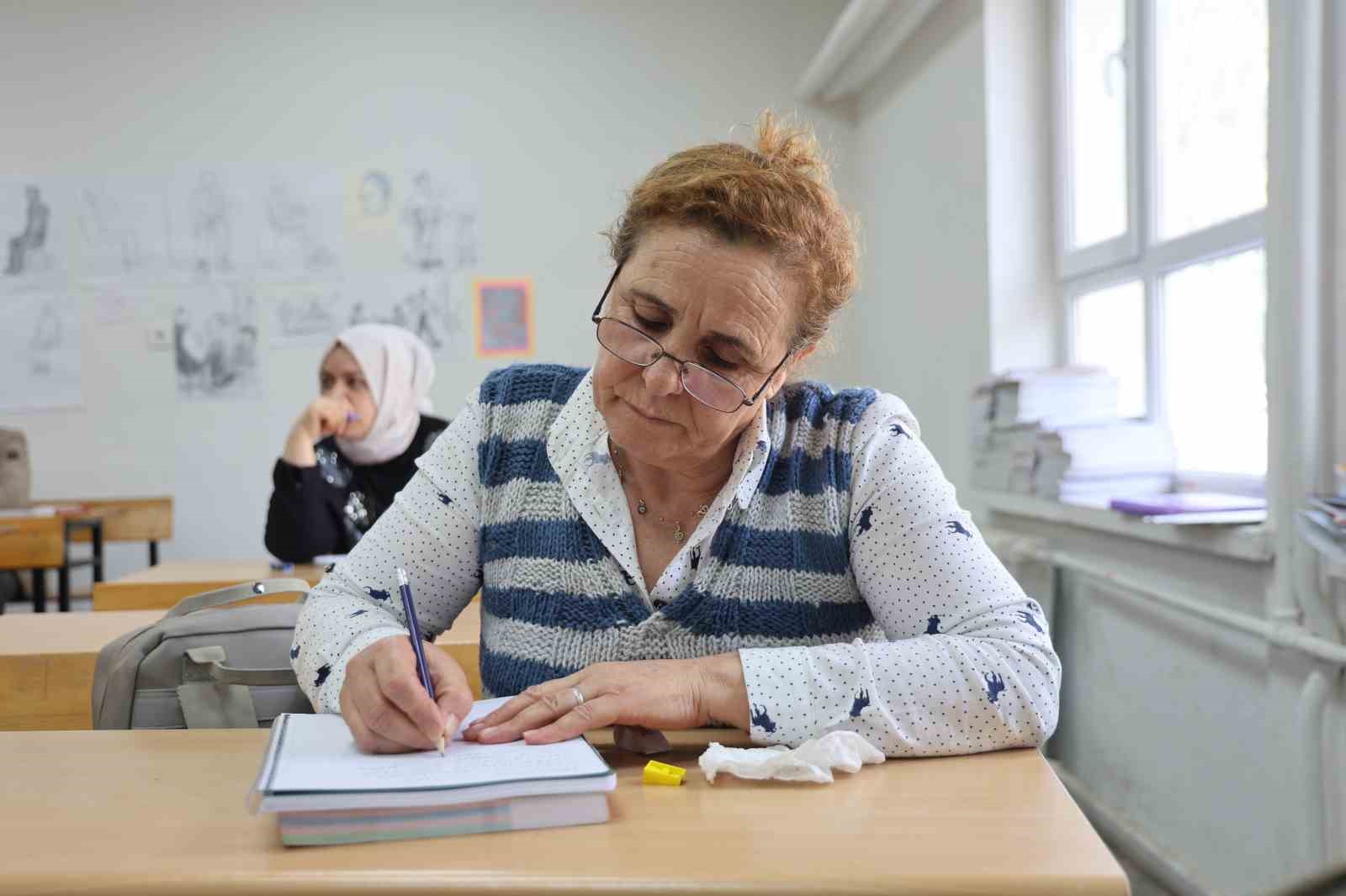 elazigda okuma yazma kursuna yogun ilgi 1 eAtO5fbn