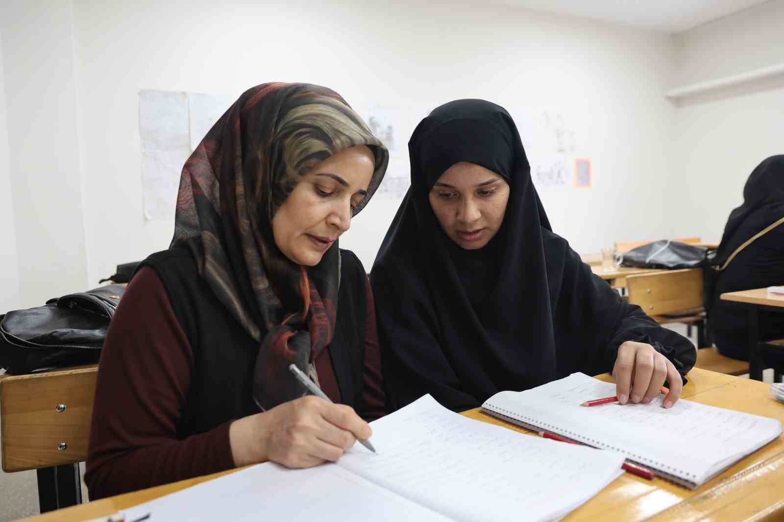 elazigda okuma yazma kursuna yogun ilgi 4 Bp2RAc94