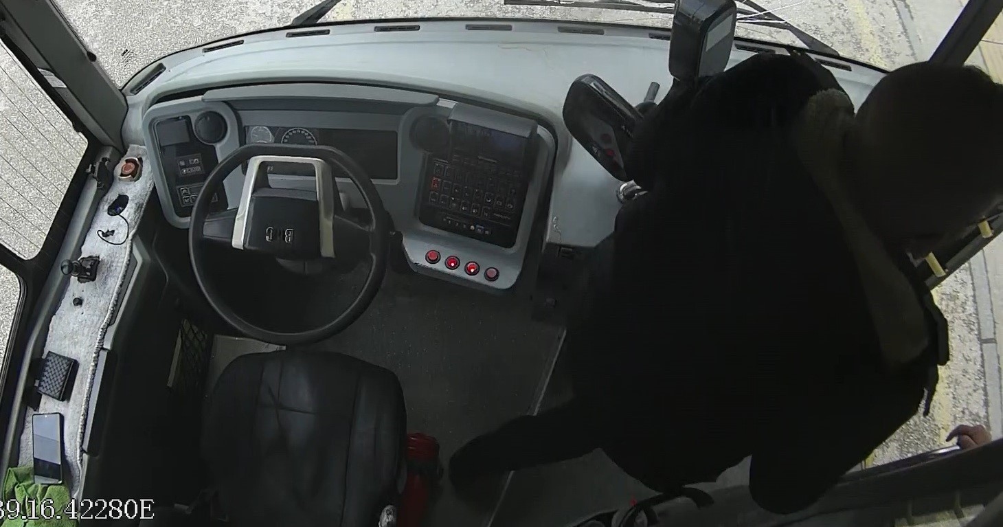 elazigda otobus soforu rahatsizlanan yolcuyu hastaneye yetistirdi 1 nzg9sKy8