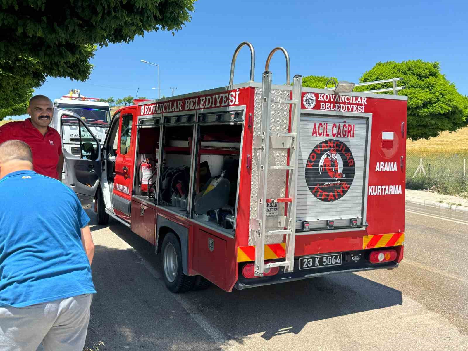 Elazığ’da otomobil tarlaya uçtu: 3 yaralı 6 elazigda otomobil tarlaya uctu 3 yarali 2 D67w1w9w