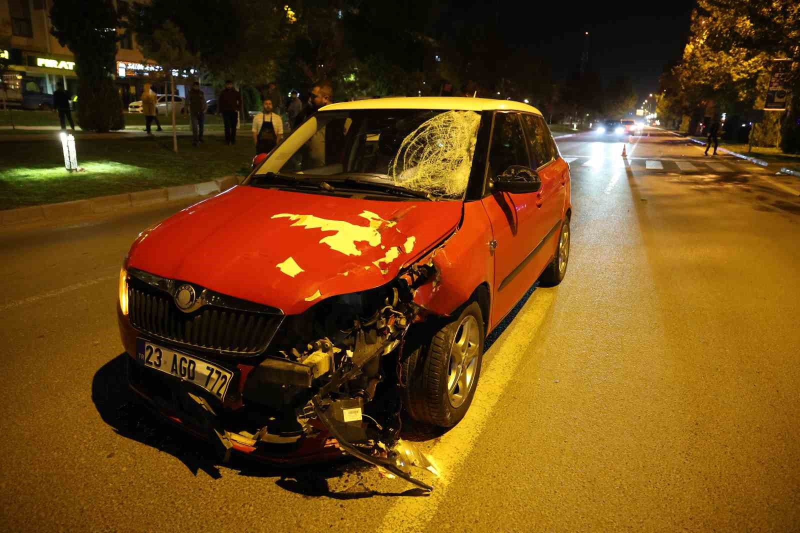 Elazığ’da otomobilin çarptığı yayalardan biri hayatını kaybetti 1 elazigda otomobilin carptigi yayalardan biri hayatini kaybetti 0 Ti9Ih9NS