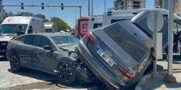 elazigda-otomobiller-carpisti-5-yarali-Deu9Pw1N.jpg