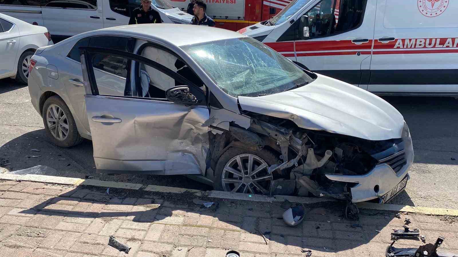 Elazığ’da otomobiller çarpıştı: 6 yaralı 5 elazigda otomobiller carpisti 6 yarali 1
