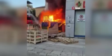elazigda-palet-yangini-binaya-sicradi-gokyuzunu-kara-dumanlar-kapladi-4srOyASG.jpg