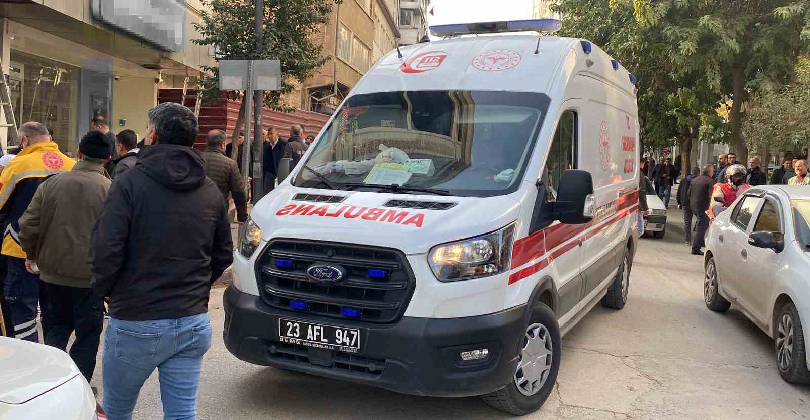 elazigda pikaba carpan bisikletli yaralandi 1 WnlZWHsG